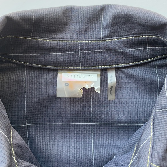 ATHLETA Tulum Ruched Plaid Snap Front Top. Size XS - Picture 4 of 11